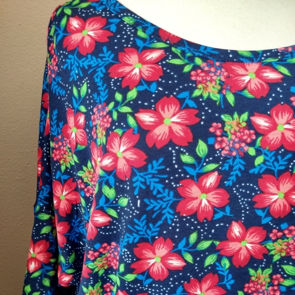 🌺🌺Navy Floral LuLaRoe Irma 3xl🌺🌺